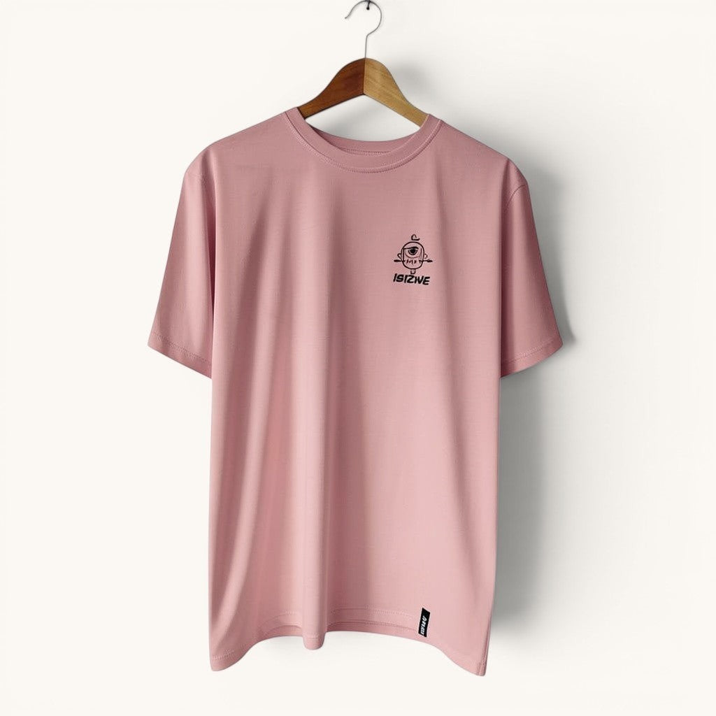 Camiseta ISIZWE rosa palo de manga corta con gráfico urbano en la espalda y cuello redondo. Tejido suave.