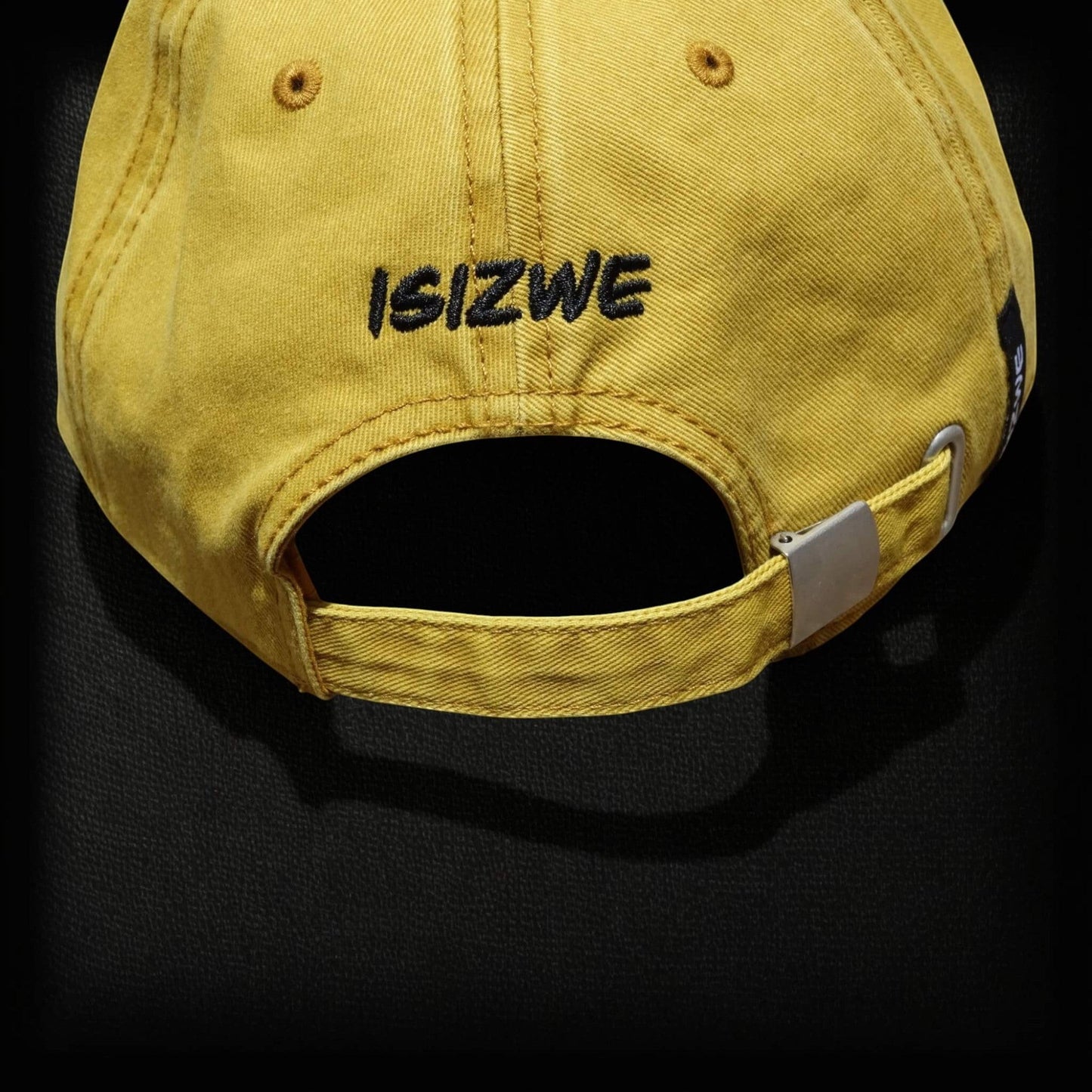 Gorra de béisbol ISIZWE amarilla de algodón con bordado gráfico y correa ajustable